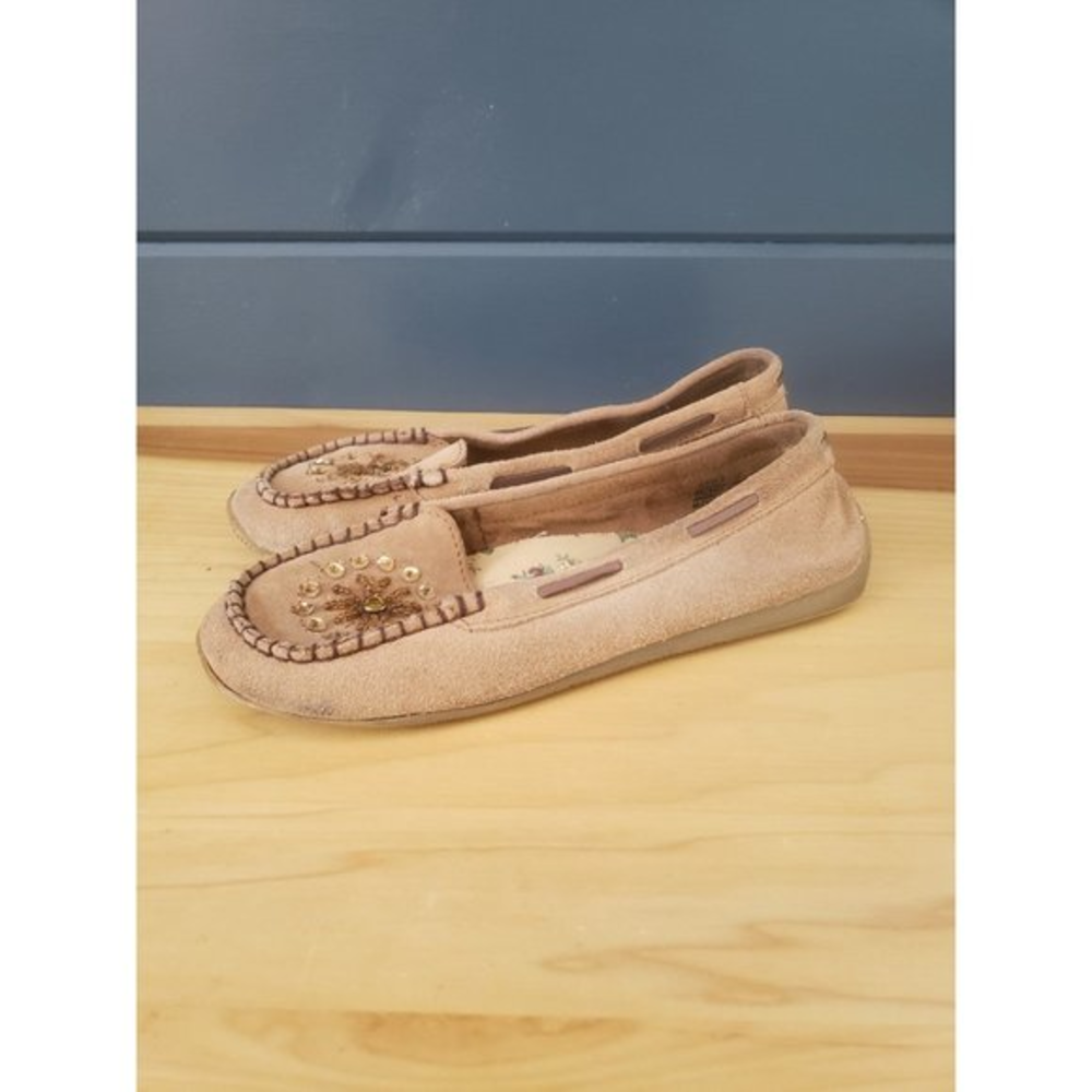 00s‎ Moccasins